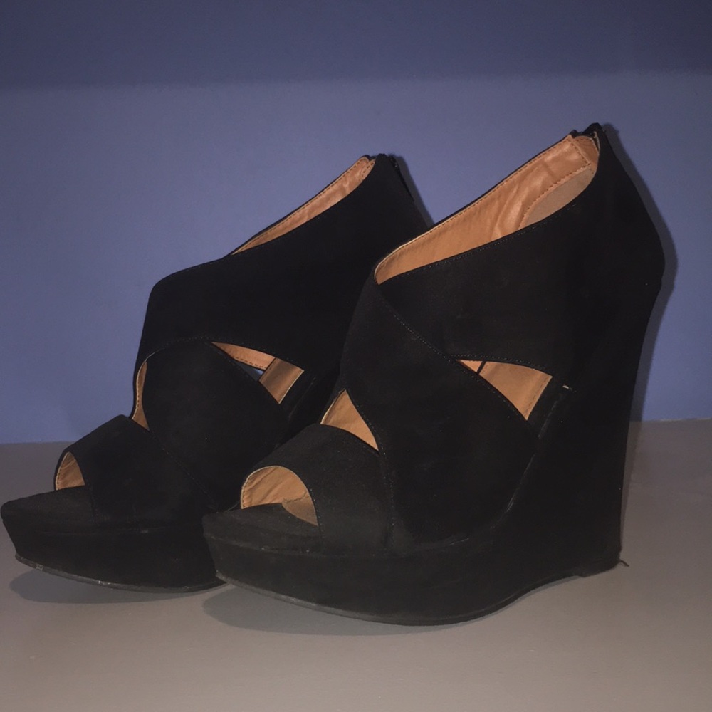 Wild Diva Suede Wedges Black